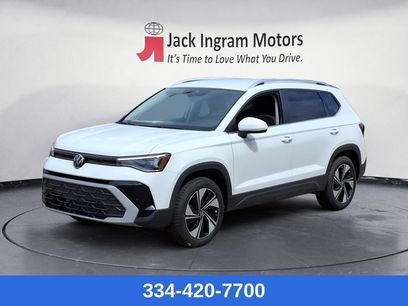 New 2025 Volkswagen Taos SE