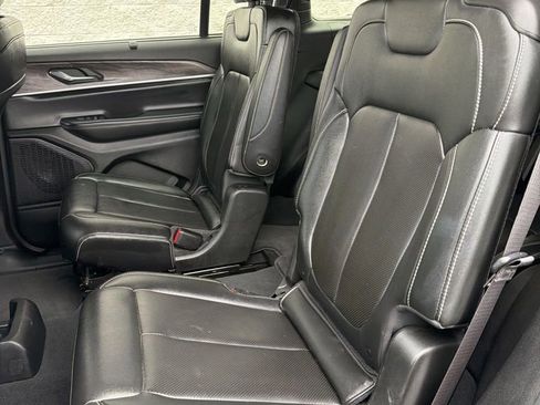 Certified 2024 Jeep Grand Cherokee L Limited w/ Luxury Tech Group II image 24