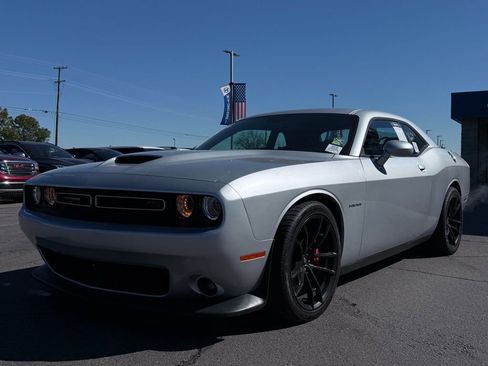 Used 2021 Dodge Challenger R/T w/ Plus Package image 3