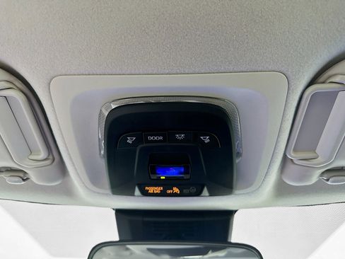 Used 2025 Toyota Corolla LE image 18