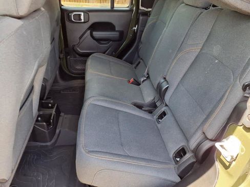 Used 2024 Jeep Gladiator Sport AWD/4WD image 22