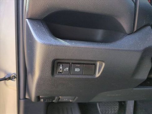 Used 2021 Toyota RAV4 LE AWD/4WD image 13