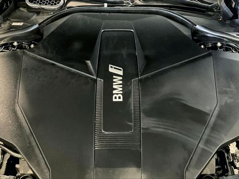 Used 2023 BMW i7 xDrive60 w/ Executive Package 2 image 29