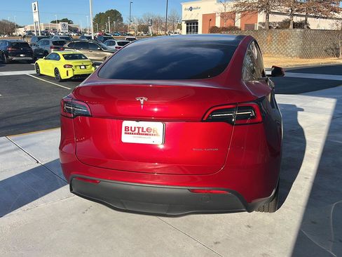 Used 2024 Tesla Model Y Long Range image 6