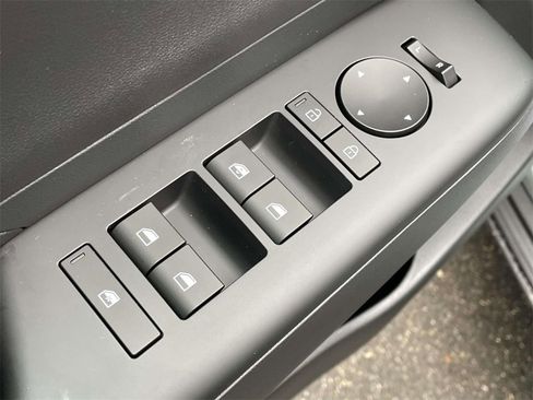 New 2026 Hyundai Kona SE image 14