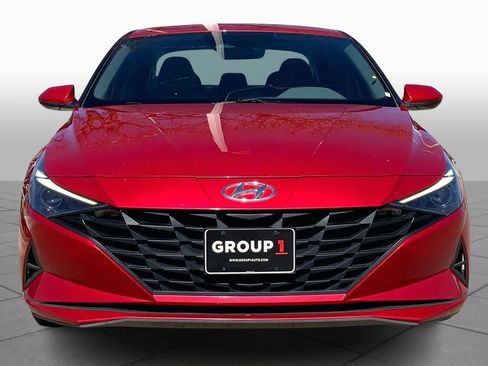Used 2023 Hyundai Elantra SEL w/ Preferred Accessory Package FWD image 4