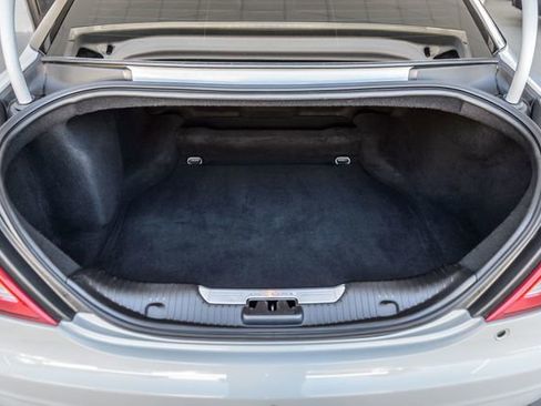 Used 2016 Jaguar XJ image 11