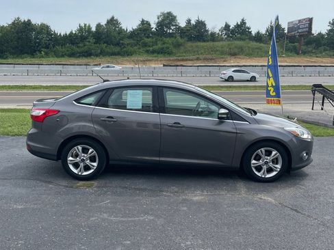 Used 2012 Ford Focus SEL FWD image 6