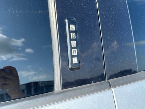 Used 2019 Ford F250 XLT w/ XLT Premium Package AWD/4WD image 18