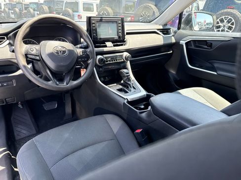 Used 2020 Toyota RAV4 LE FWD image 26