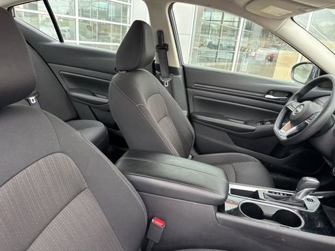Used 2024 Nissan Altima 2.5 SV image 33
