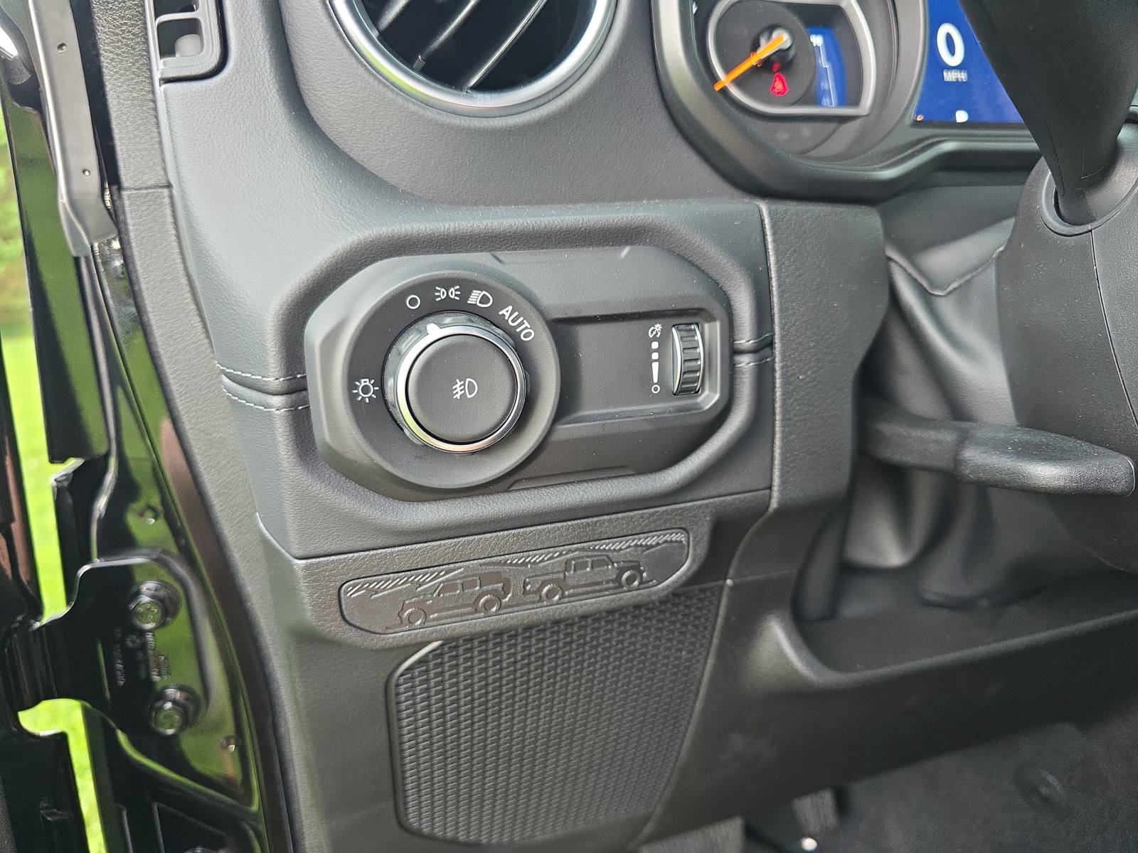 New 2026 Jeep Wrangler Unlimited Sahara AWD/4WD image 25