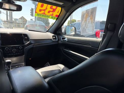 Used 2022 Jeep Grand Cherokee Limited AWD/4WD image 16