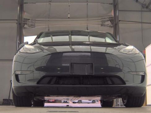 Used 2024 Tesla Model Y Long Range image 3