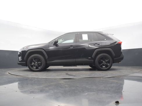 Used 2022 Toyota RAV4 LE AWD/4WD image 46