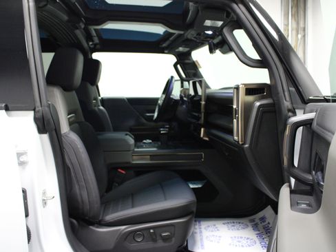 Used 2025 GMC Hummer EV 3X w/ LPO, Sport Package image 16