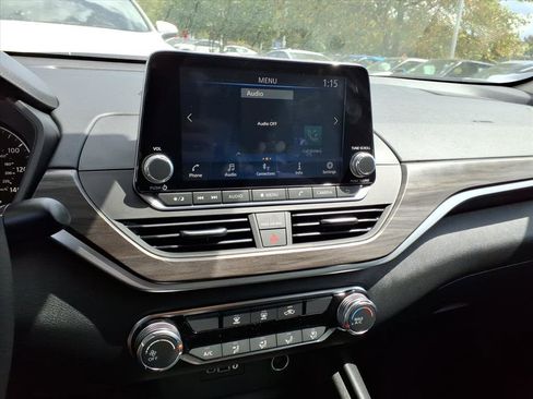 New 2025 Nissan Altima 2.5 SV image 9