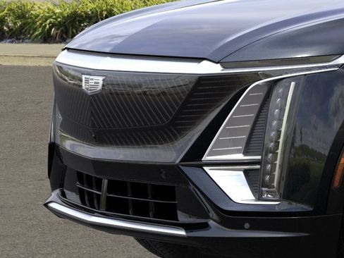 New 2026 Cadillac Lyriq Luxury w/ LPO, Floor Liner Package AWD/4WD image 13