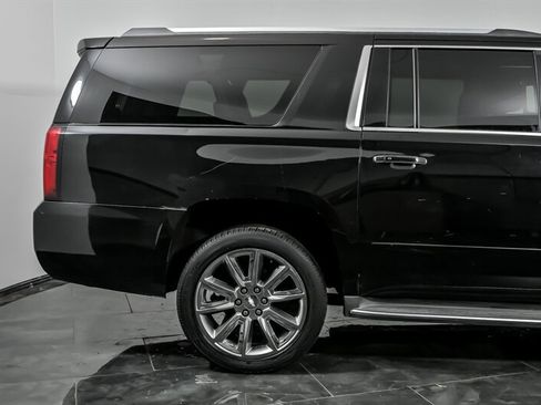 Used 2015 Chevrolet Suburban LTZ image 10