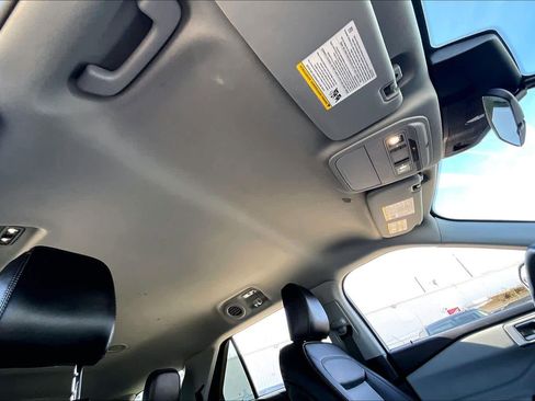 Used 2023 Ford Explorer XLT w/ Equipment Group 202A RWD image 14