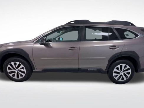Used 2024 Subaru Outback Premium AWD/4WD image 5