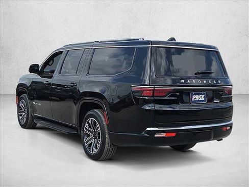 Used 2025 Jeep Wagoneer L Series II AWD/4WD image 7
