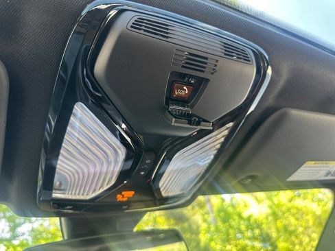 Certified 2025 BMW 330i Sedan image 42