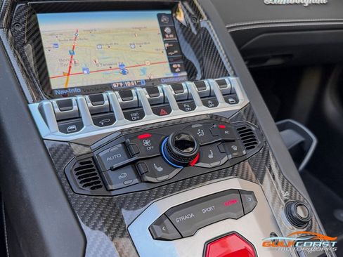 Used 2016 Lamborghini Aventador LP 700-4 image 19