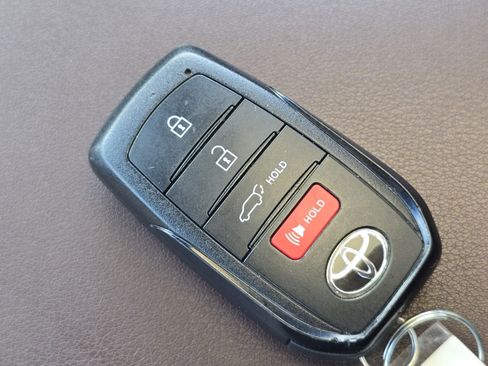 Used 2023 Toyota Venza Limited AWD/4WD image 31