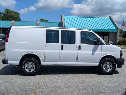 Used 2021 Chevrolet Express 2500 w/ Driver Convenience Package RWD image 8