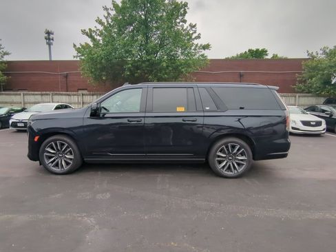 Used 2023 Cadillac Escalade ESV Sport Platinum AWD/4WD image 6