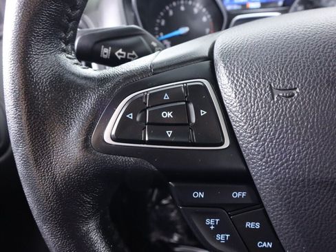 Used 2018 Ford Focus Titanium w/ Titanium Technology Package FWD image 12