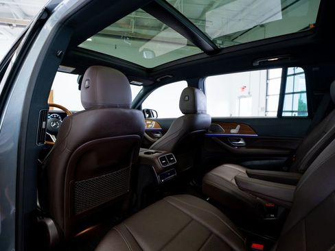 Used 2022 Mercedes-Benz GLS 450 4MATIC image 48