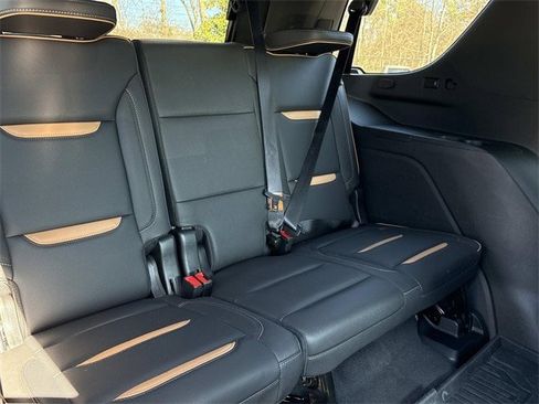 Used 2024 GMC Yukon AT4 w/ Technology Package image 23