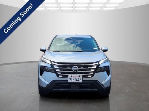 Used 2024 Nissan Rogue SV FWD image 2
