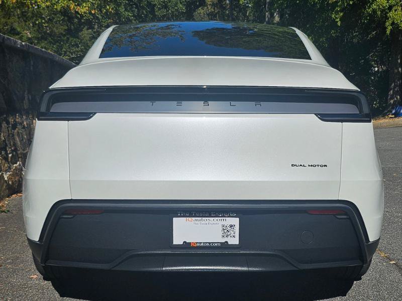 Used 2026 Tesla Model Y AWD image 9
