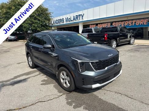 Used 2024 Kia Sorento LX FWD image 1