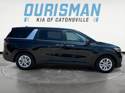 Used 2023 Kia Carnival LX FWD image 7