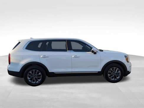 Used 2023 Kia Telluride LX image 3