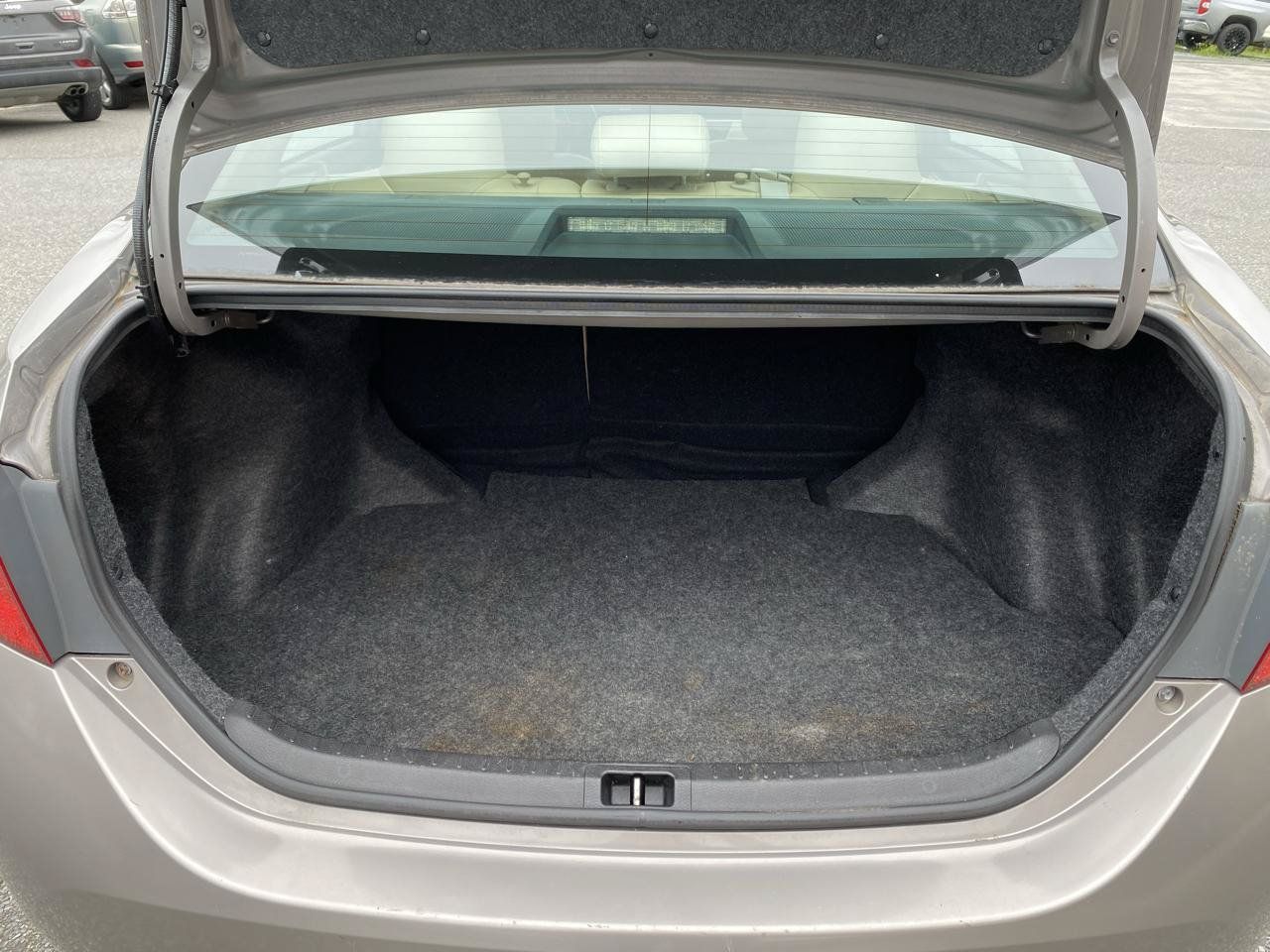 Used 2014 Toyota Corolla LE FWD image 15