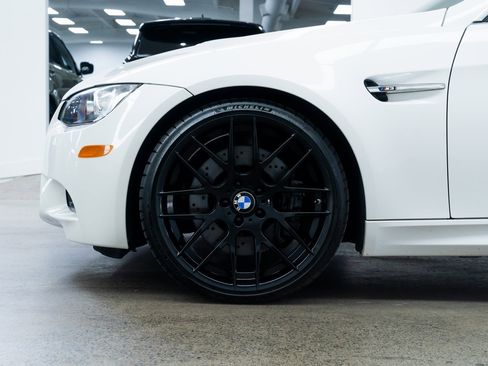 Used 2011 BMW M3 Convertible image 7