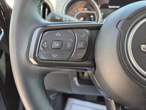 Used 2023 Jeep Wrangler Sport S image 27