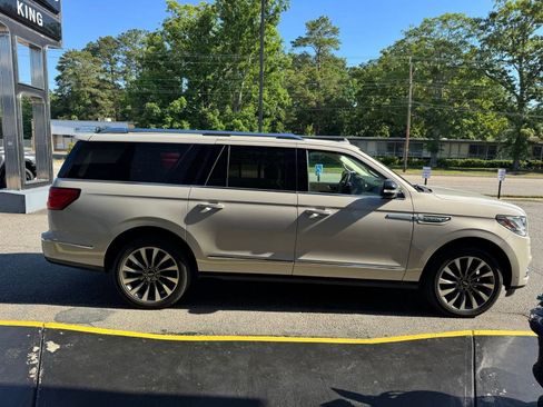 Used 2021 Lincoln Navigator L Reserve AWD/4WD image 6
