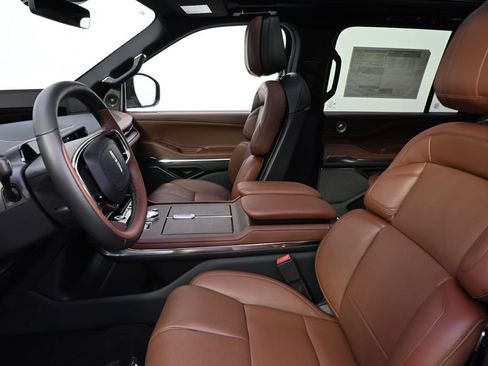 New 2026 Lincoln Navigator L Reserve AWD/4WD image 13