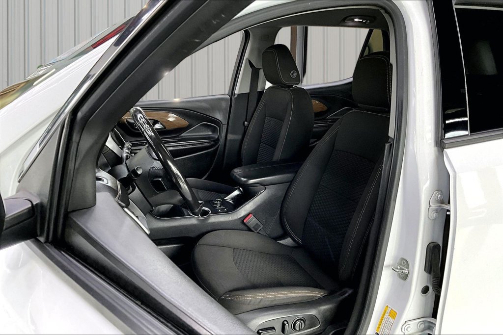 Used 2020 GMC Terrain SLE w/ Driver Convenience Package FWD image 20