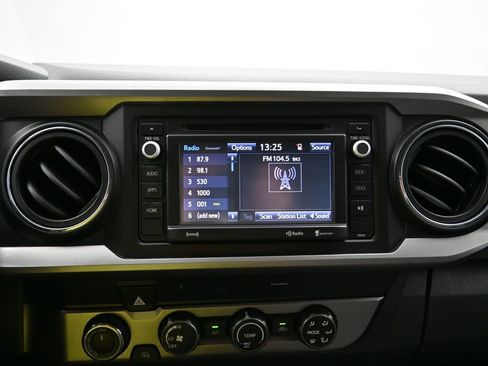 Used 2019 Toyota Tacoma SR5 image 16