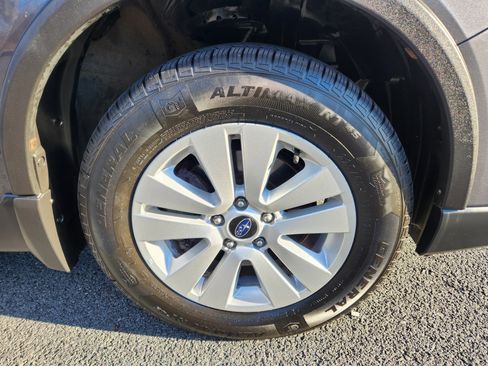 Used 2019 Subaru Outback 2.5i Premium image 7