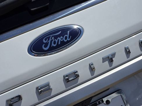 Used 2022 Ford Expedition XLT AWD/4WD image 8
