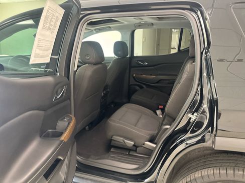 Used 2023 GMC Acadia SLE w/ Driver Convenience Package image 19