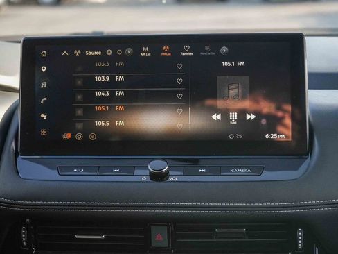 Used 2025 Nissan Rogue SL FWD image 13